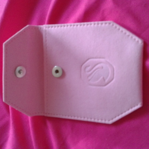 Swarovski pink pouch - Picture 3 of 3